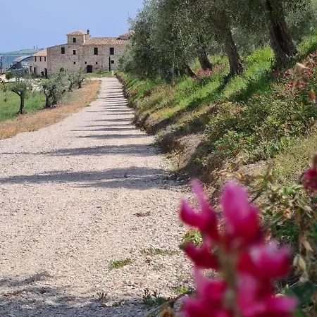 Castello Di Petecciano * Mosciano SantʼAngelo