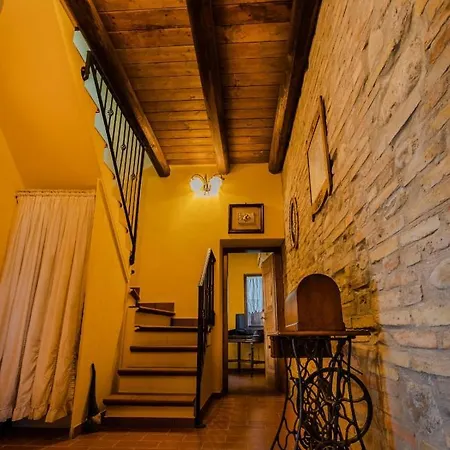 住宿加早餐酒店 Castello Di Petecciano 莫斯西亚诺·圣安吉罗