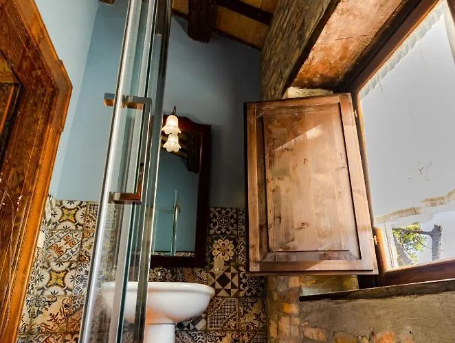 Bed & Breakfast Castello Di Petecciano Beb 3*